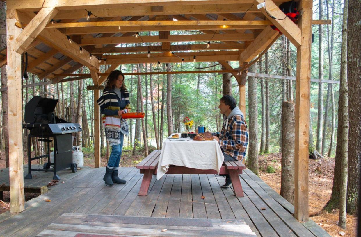 Aux Tipis De La Riviere Sauvage Villa Saint Romain Bagian luar foto