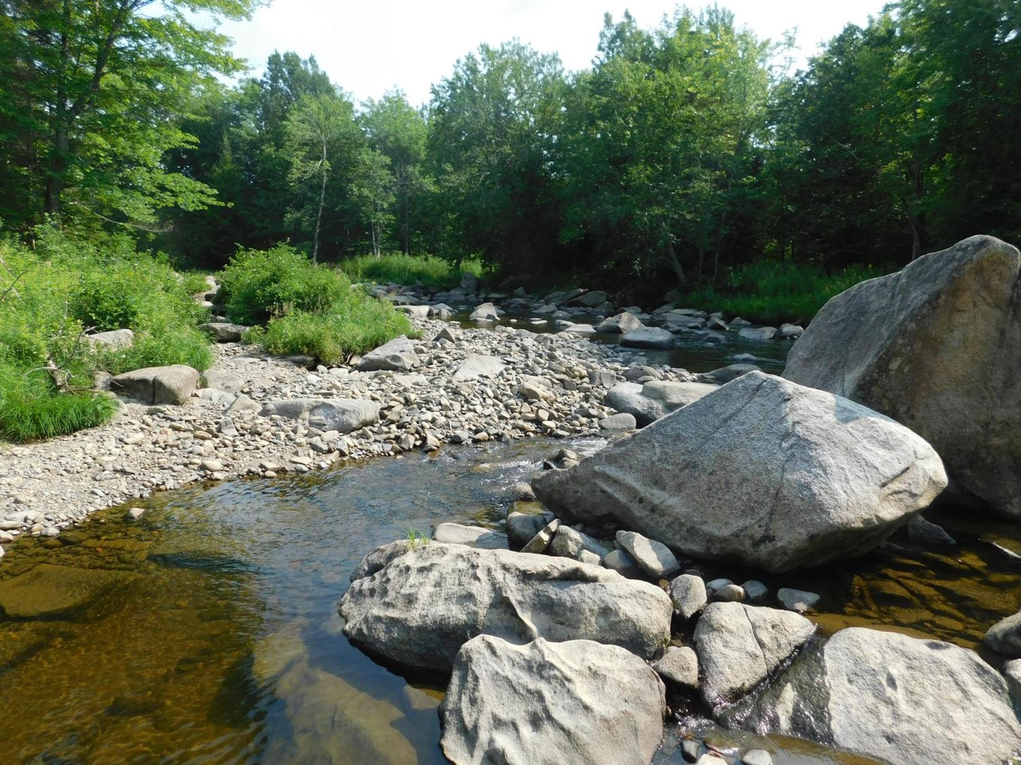 Aux Tipis De La Riviere Sauvage Villa Saint Romain Bagian luar foto