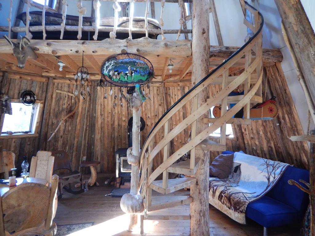 Aux Tipis De La Riviere Sauvage Villa Saint Romain Bagian luar foto