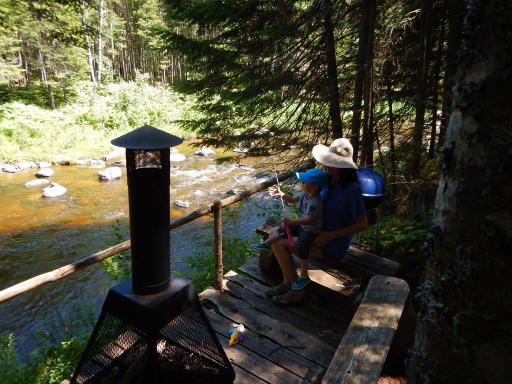 Aux Tipis De La Riviere Sauvage Villa Saint Romain Ruang foto