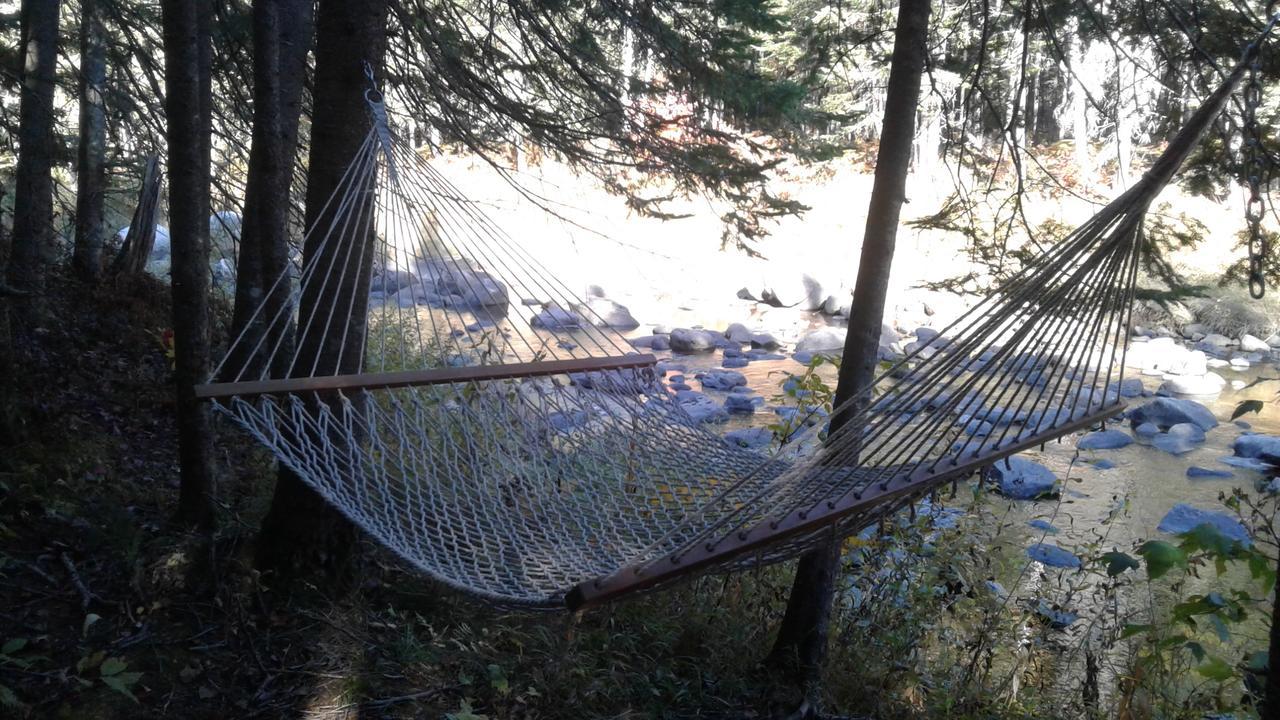 Aux Tipis De La Riviere Sauvage Villa Saint Romain Bagian luar foto