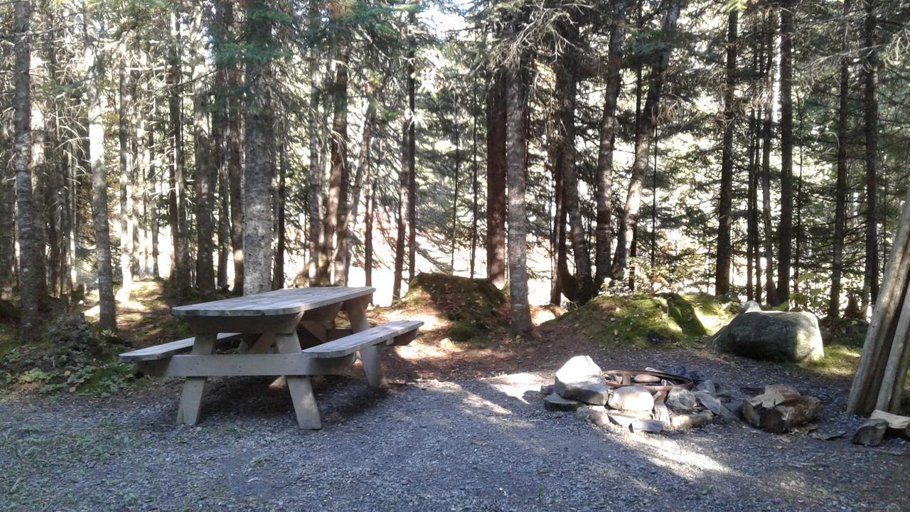 Aux Tipis De La Riviere Sauvage Villa Saint Romain Bagian luar foto