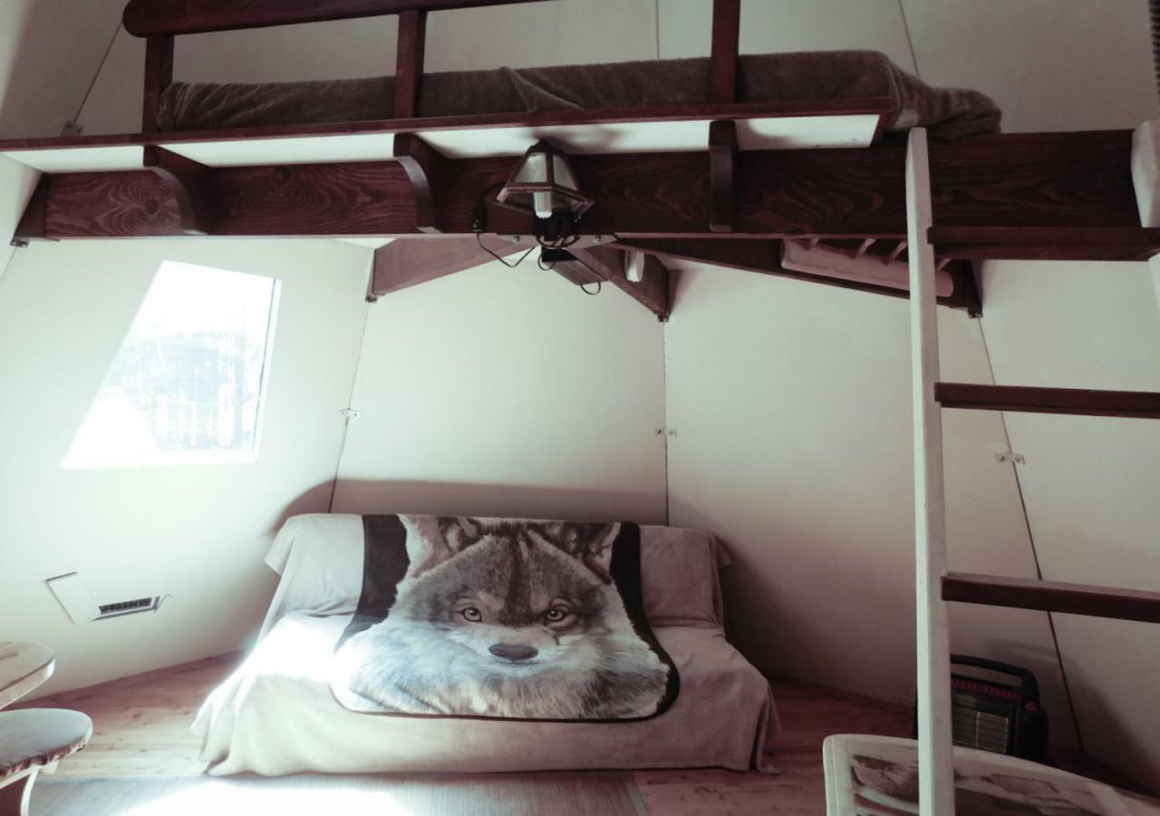 Aux Tipis De La Riviere Sauvage Villa Saint Romain Bagian luar foto